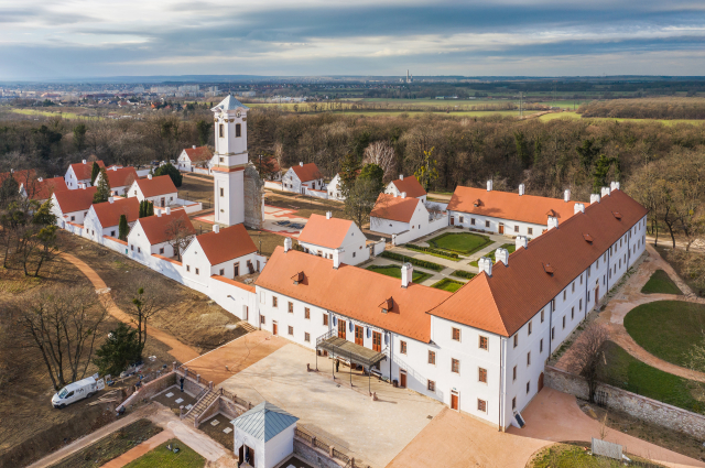 Kirchen, Klöstern